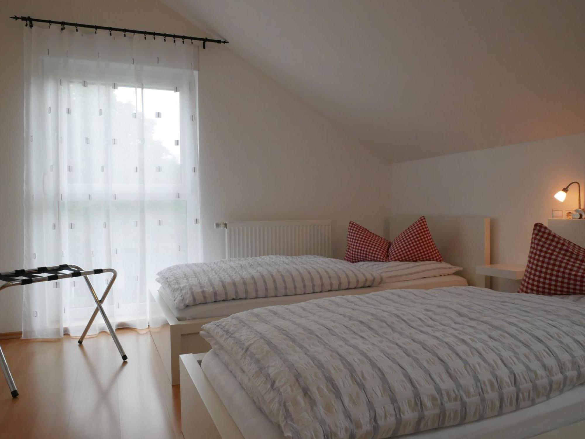 Ferienwohnungen Knodel Sachsenheim Exteriör bild
